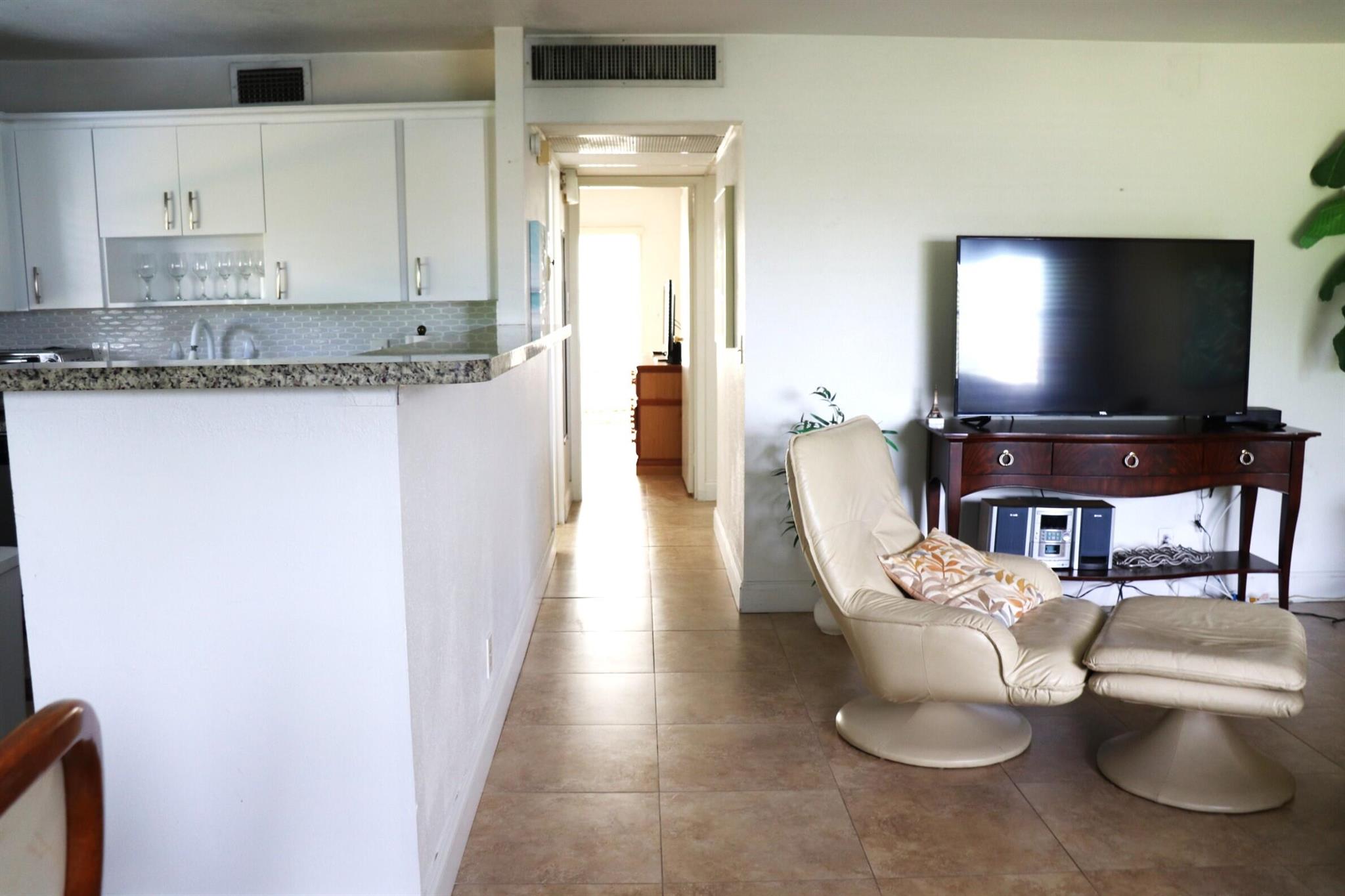 KINGS POINT VALENCIA COND - Residential Lease