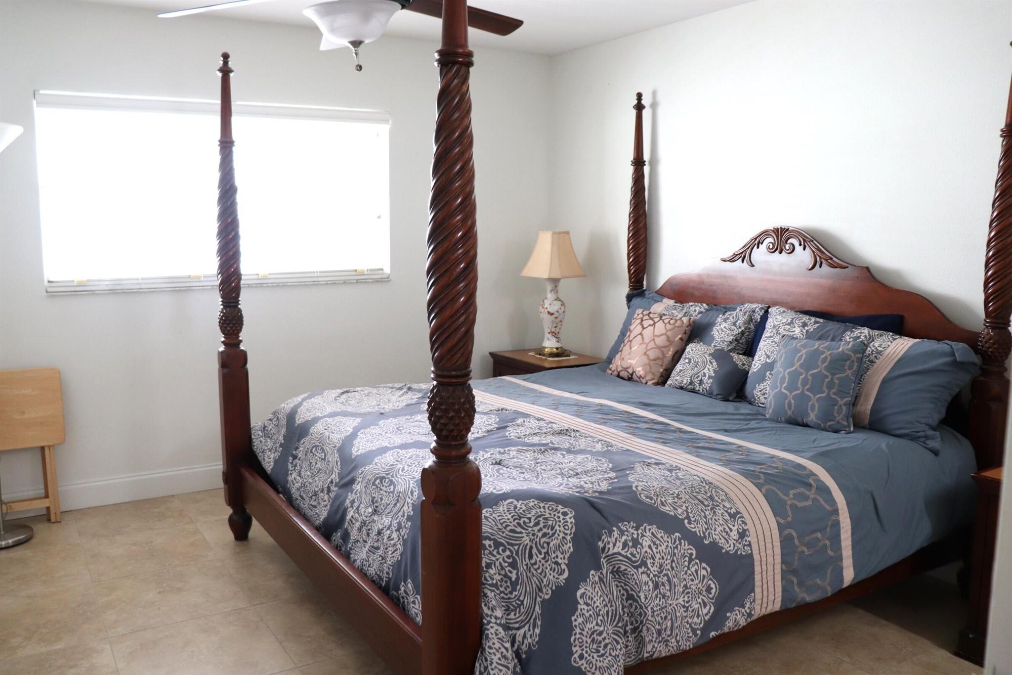 KINGS POINT VALENCIA COND - Residential Lease