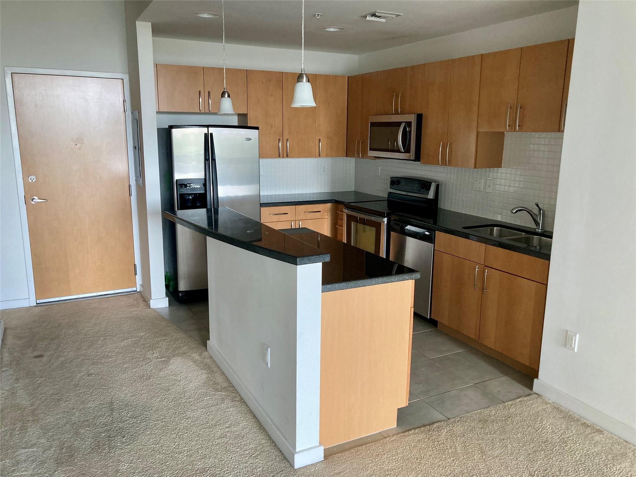 Roomy Studio Apartment with Panoramic views of West Palm Beach. High rise building with multiple Amenities: Large Pool, Hot Tub, well equipped Gym, jogging trail, clubhouse with HD TVs, WIFI access, 24hr security. Within walking distance from the tri-rail & minutes from Palm Beach International Airport and a bike ride from the beach.