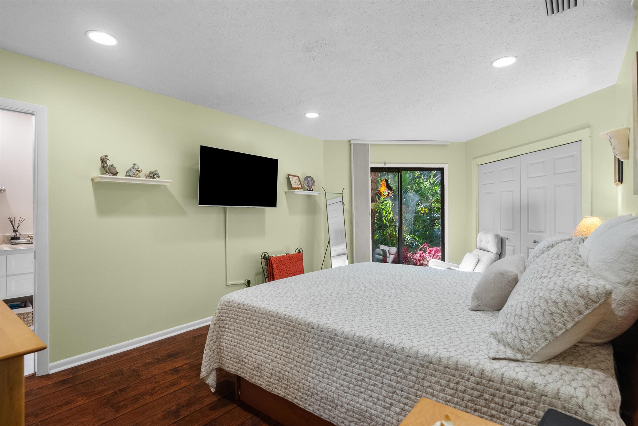 SCHOONER OAKS CONDO - Residential