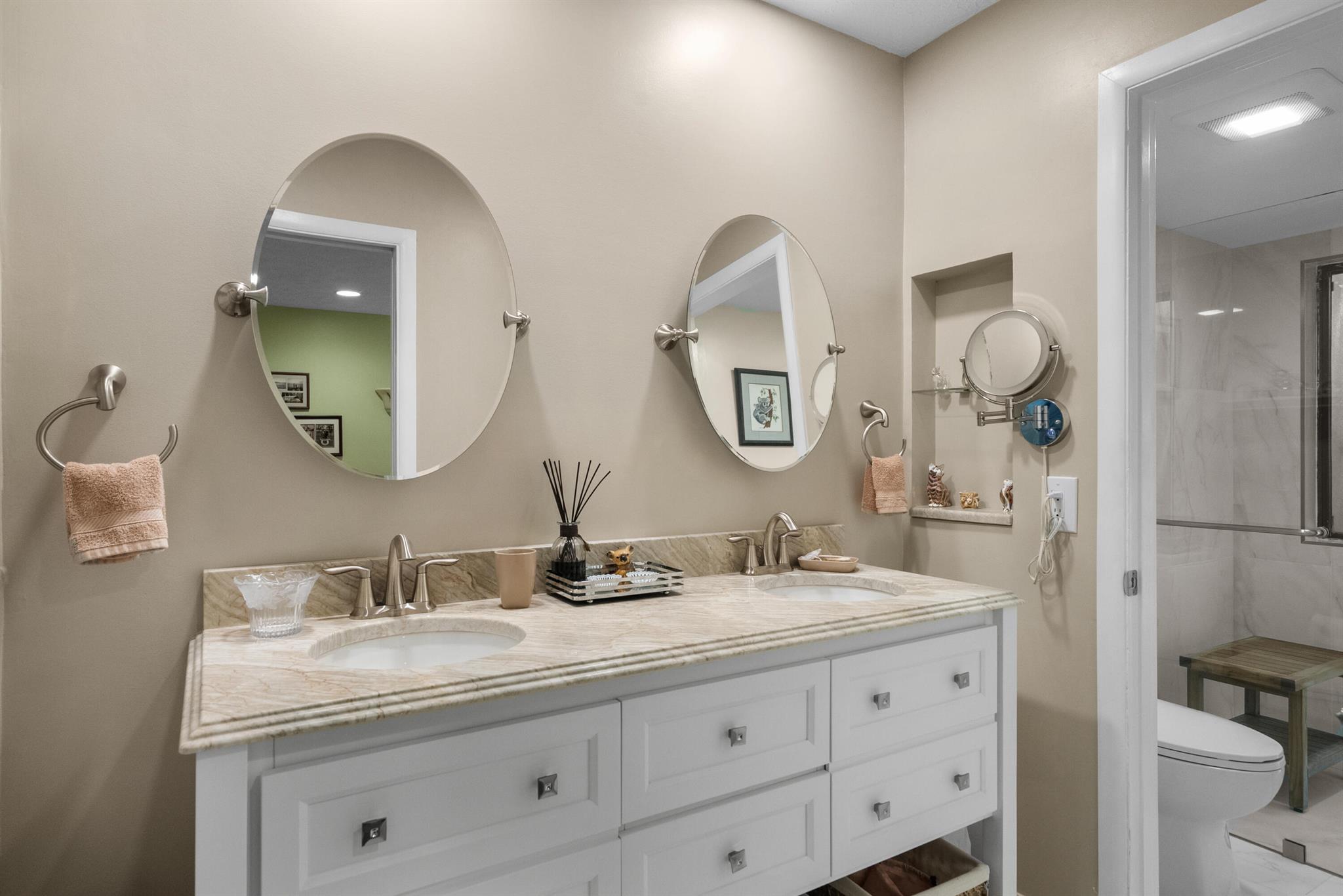 SCHOONER OAKS CONDO - Residential