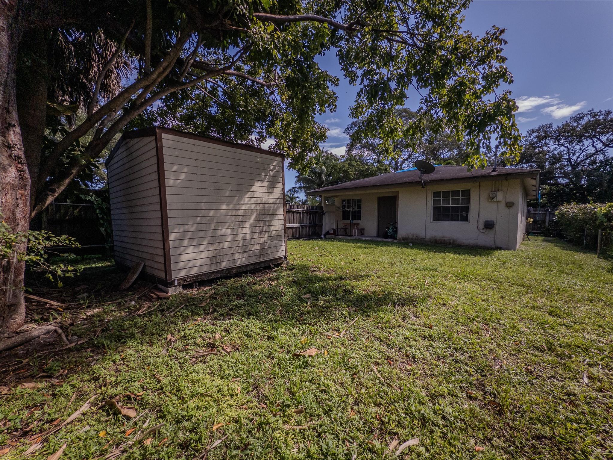 Hibiscus Gardens 10-1 B - Residential