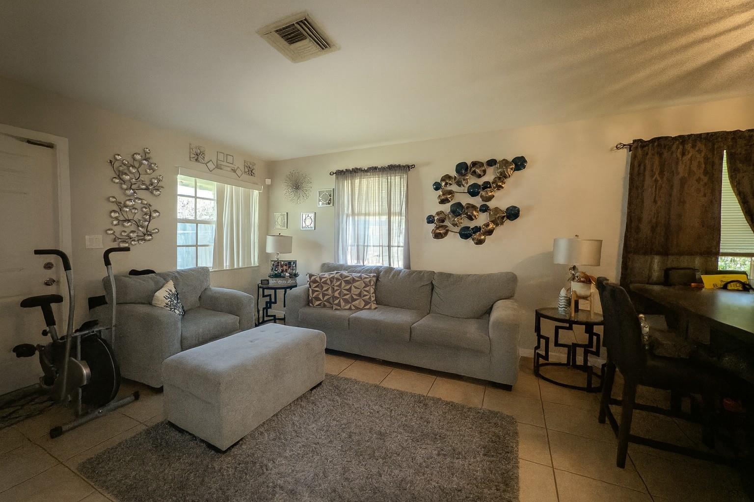 Hibiscus Gardens 10-1 B - Residential