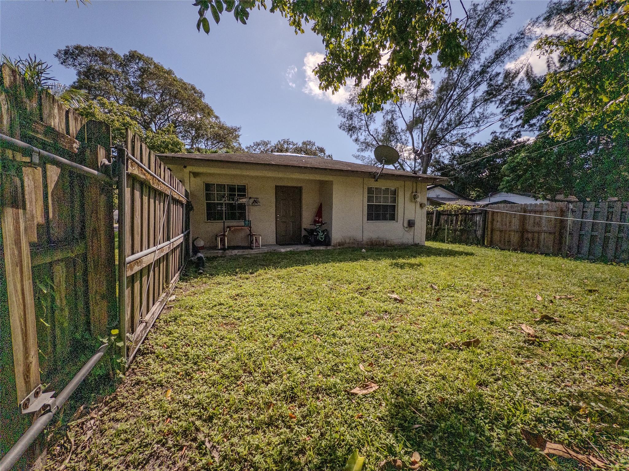 Hibiscus Gardens 10-1 B - Residential