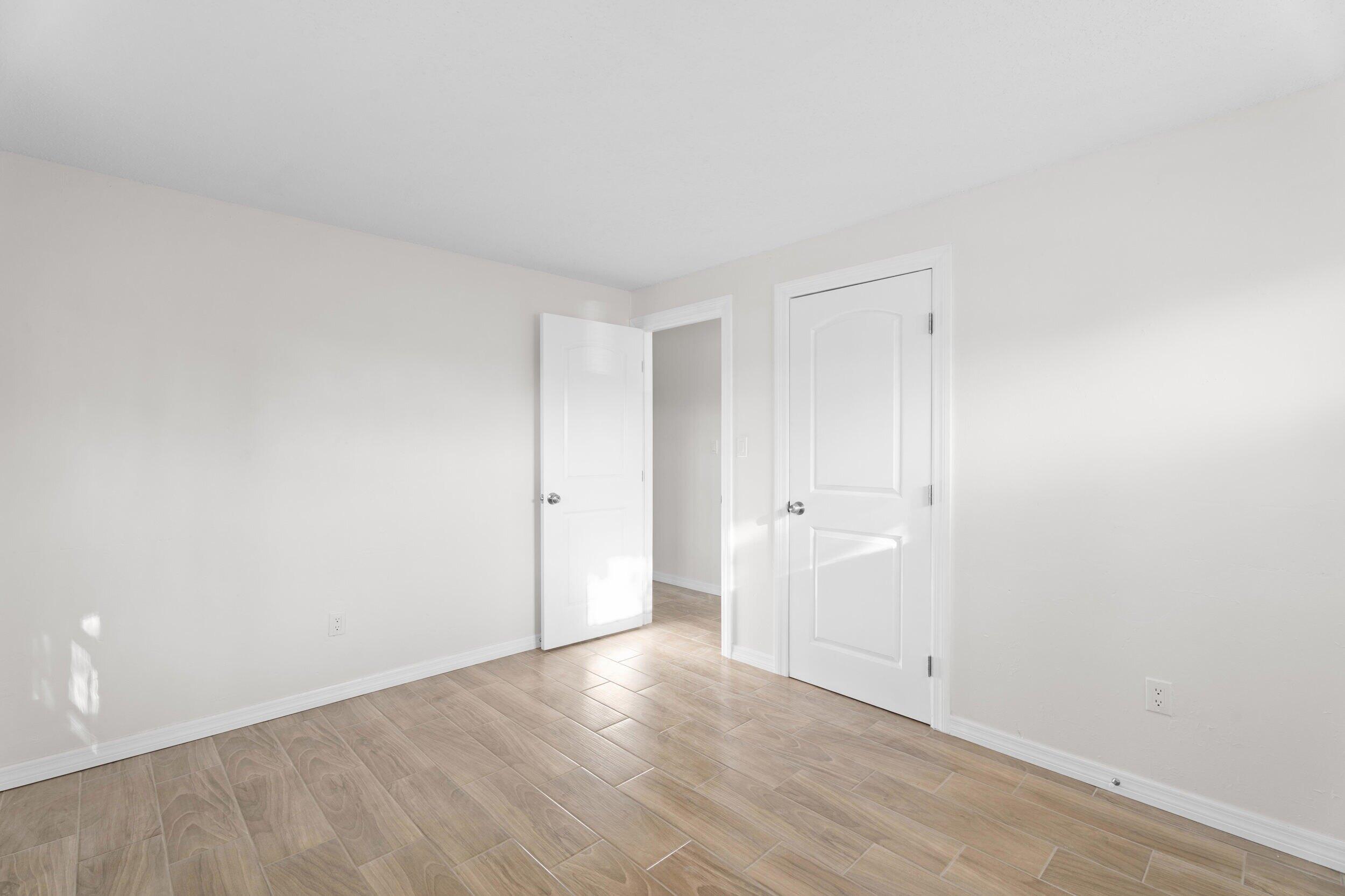 SHERATON PLAZA UNIT 2 REPLAT - Residential