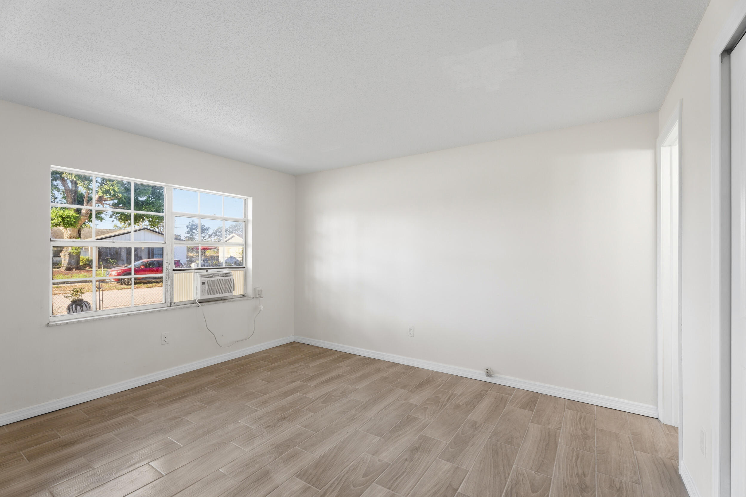 SHERATON PLAZA UNIT 2 REPLAT - Residential