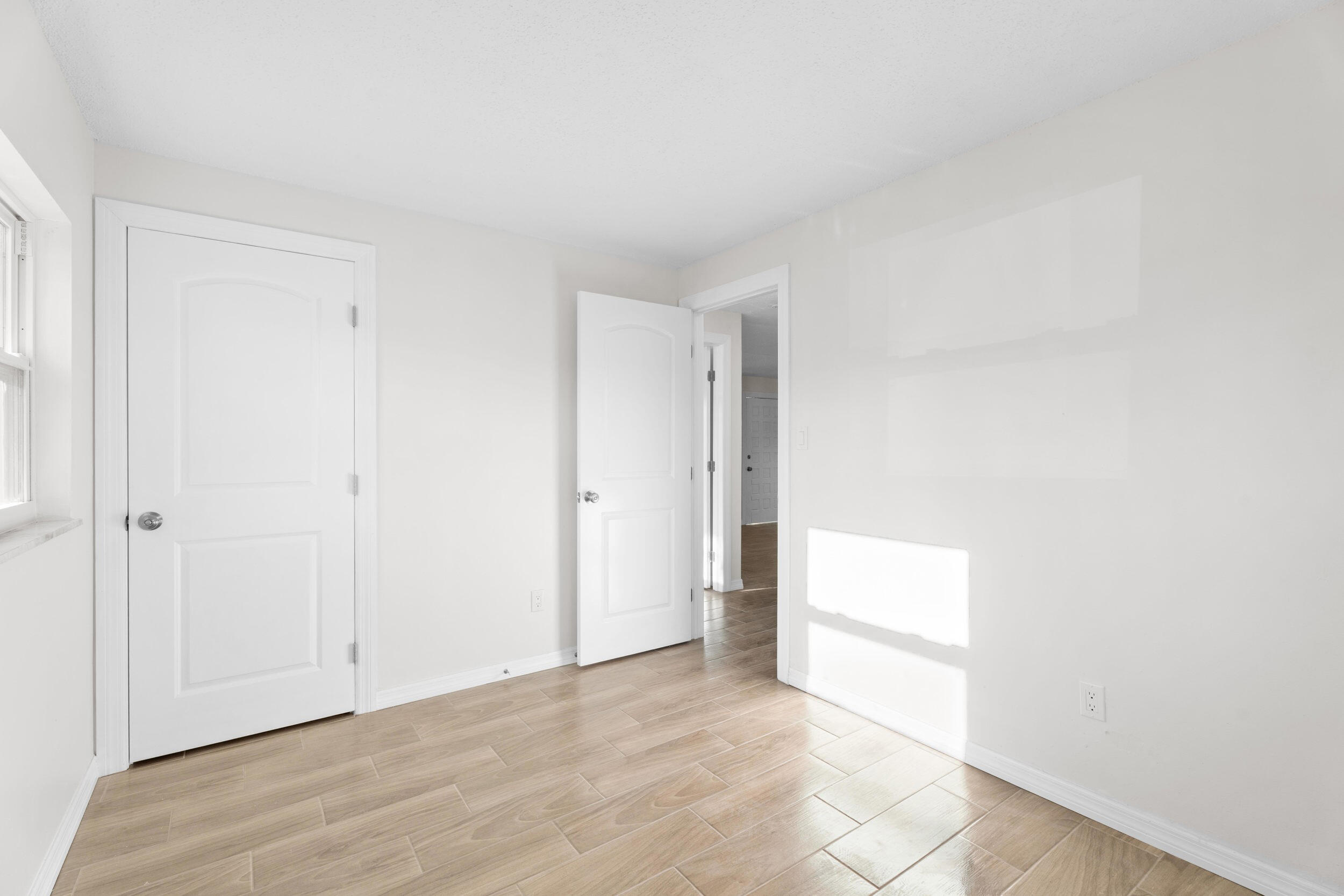 SHERATON PLAZA UNIT 2 REPLAT - Residential