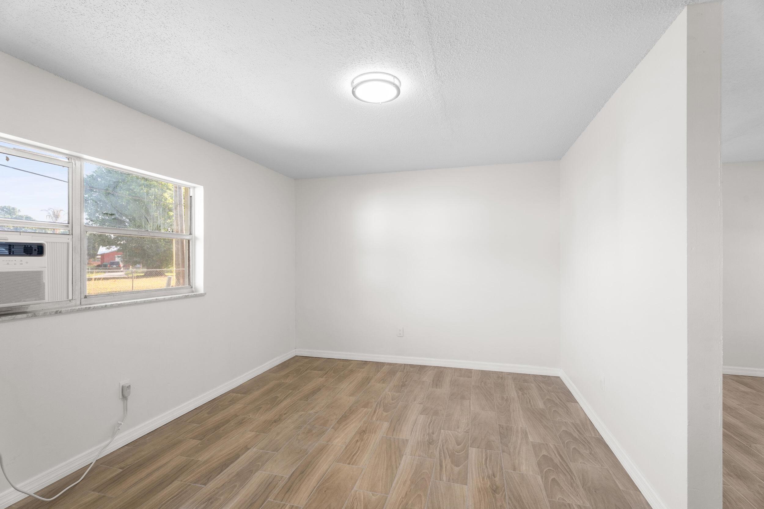 SHERATON PLAZA UNIT 2 REPLAT - Residential