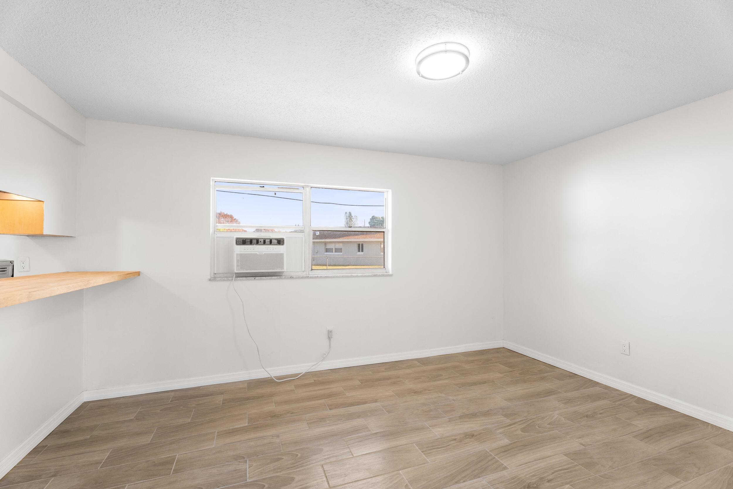 SHERATON PLAZA UNIT 2 REPLAT - Residential