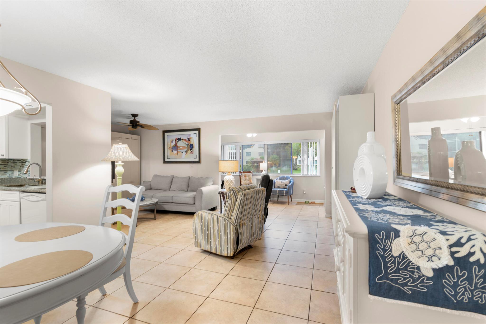 3178 Via Poinciana 102