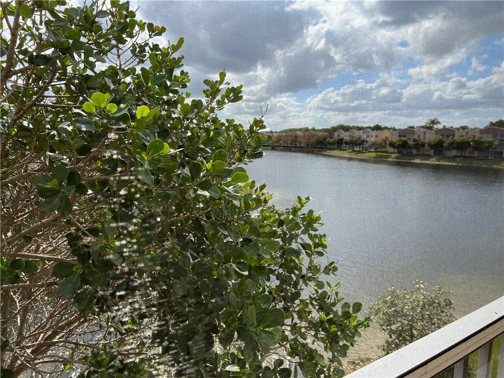 KINGS POINT - Residential