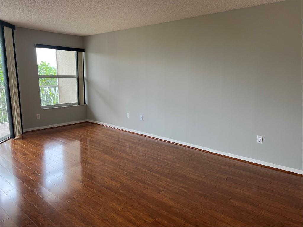 KINGS POINT - Residential