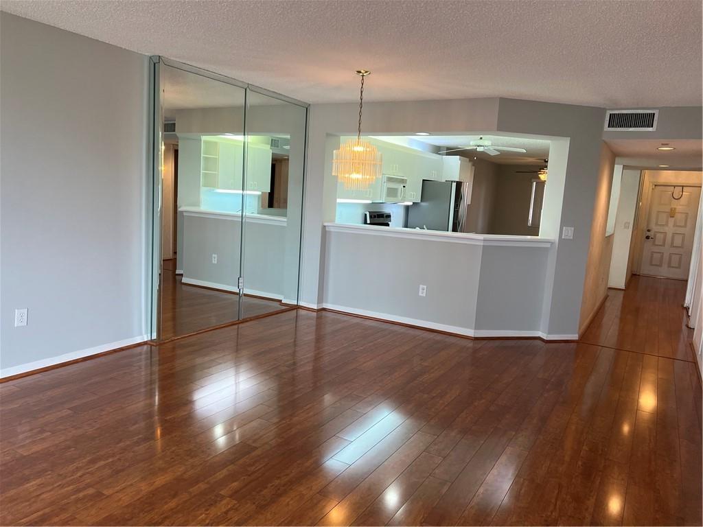 KINGS POINT - Residential