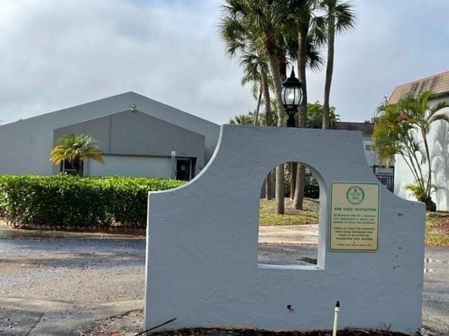Excellent unit 2/2 corner. Tile and laminate floors. Huge walk-in closets. Assigned parking. Screened patio with garden view. Pool area. Laundry room and additional storage outside unit. Conveniently located to transportation , shoppings, Sawgrass EXPY, parks.