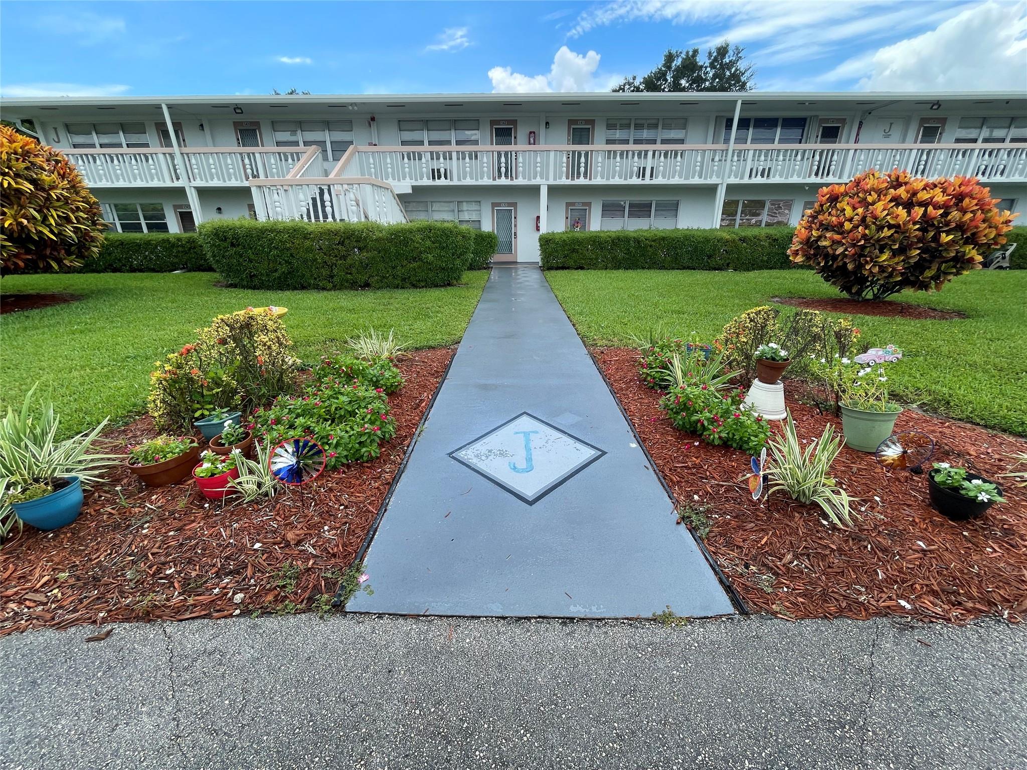 139 Oakridge J 139