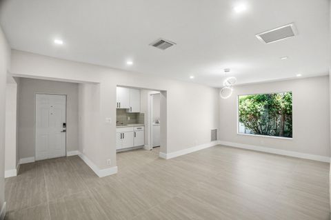 Tiny photo for 5496 NE 22nd Avenue, Fort Lauderdale, FL 33308 (MLS # B26019499)