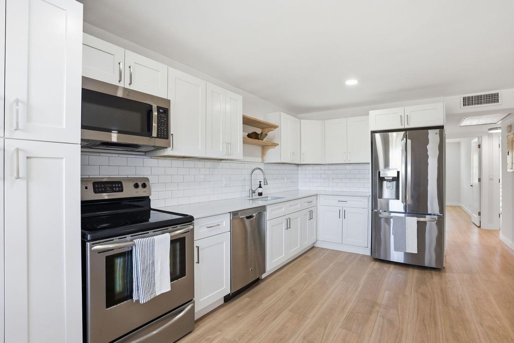 Photo of 2005 Newport G, Deerfield Beach, FL 33442 (MLS # B26006962)