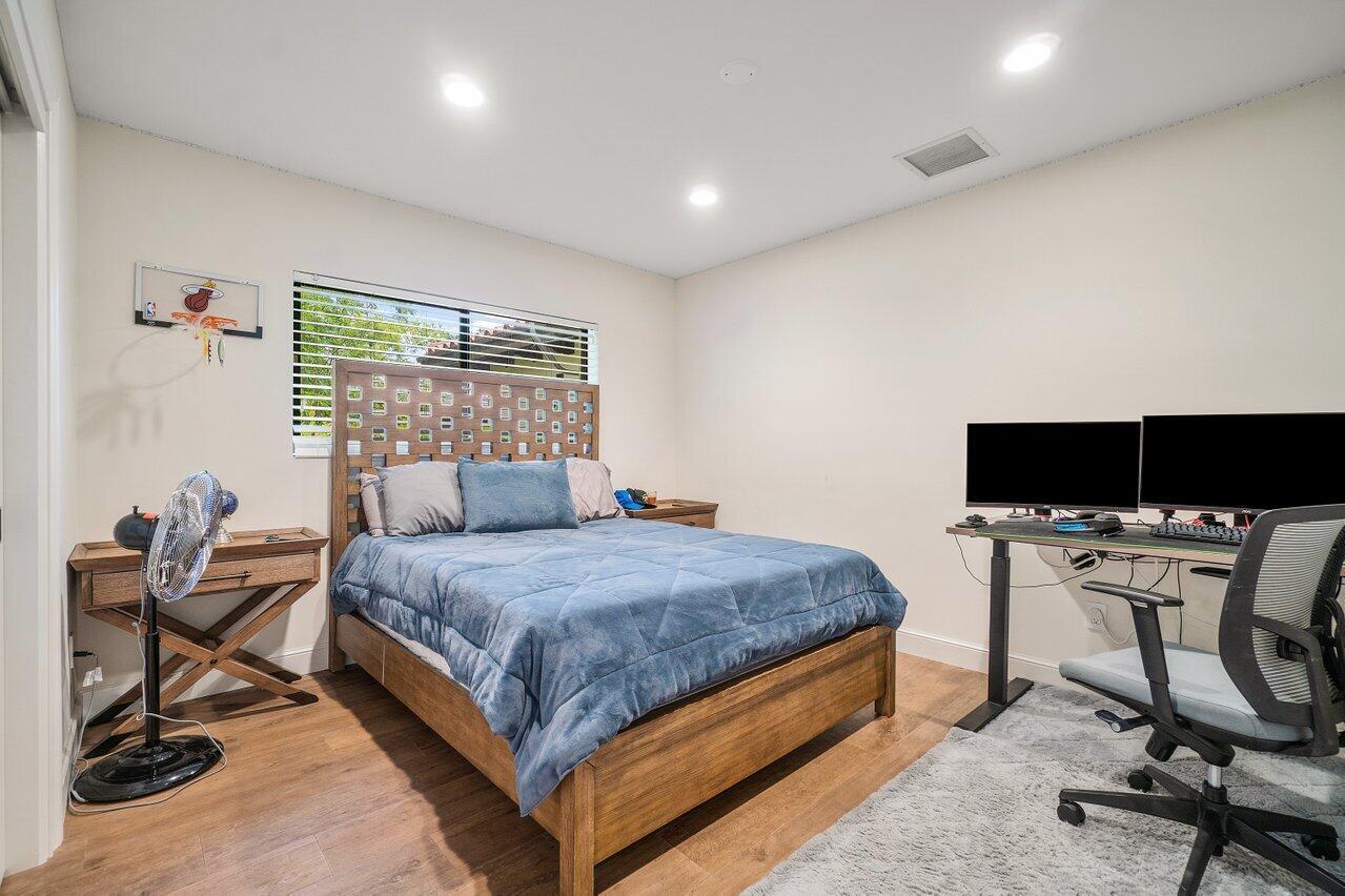 LAKE SHORE ESTATES - Residential