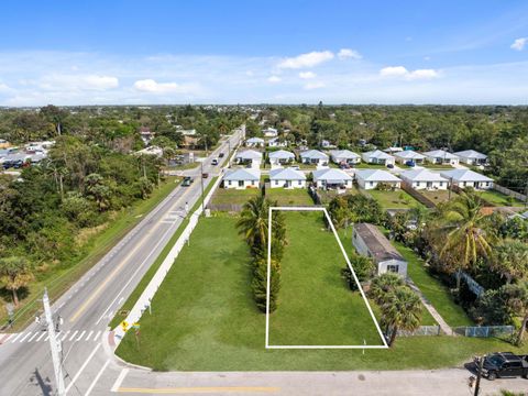 Photo of 5161 SE Kingfish Avenue, Stuart, FL 34997 (MLS # R11159260)