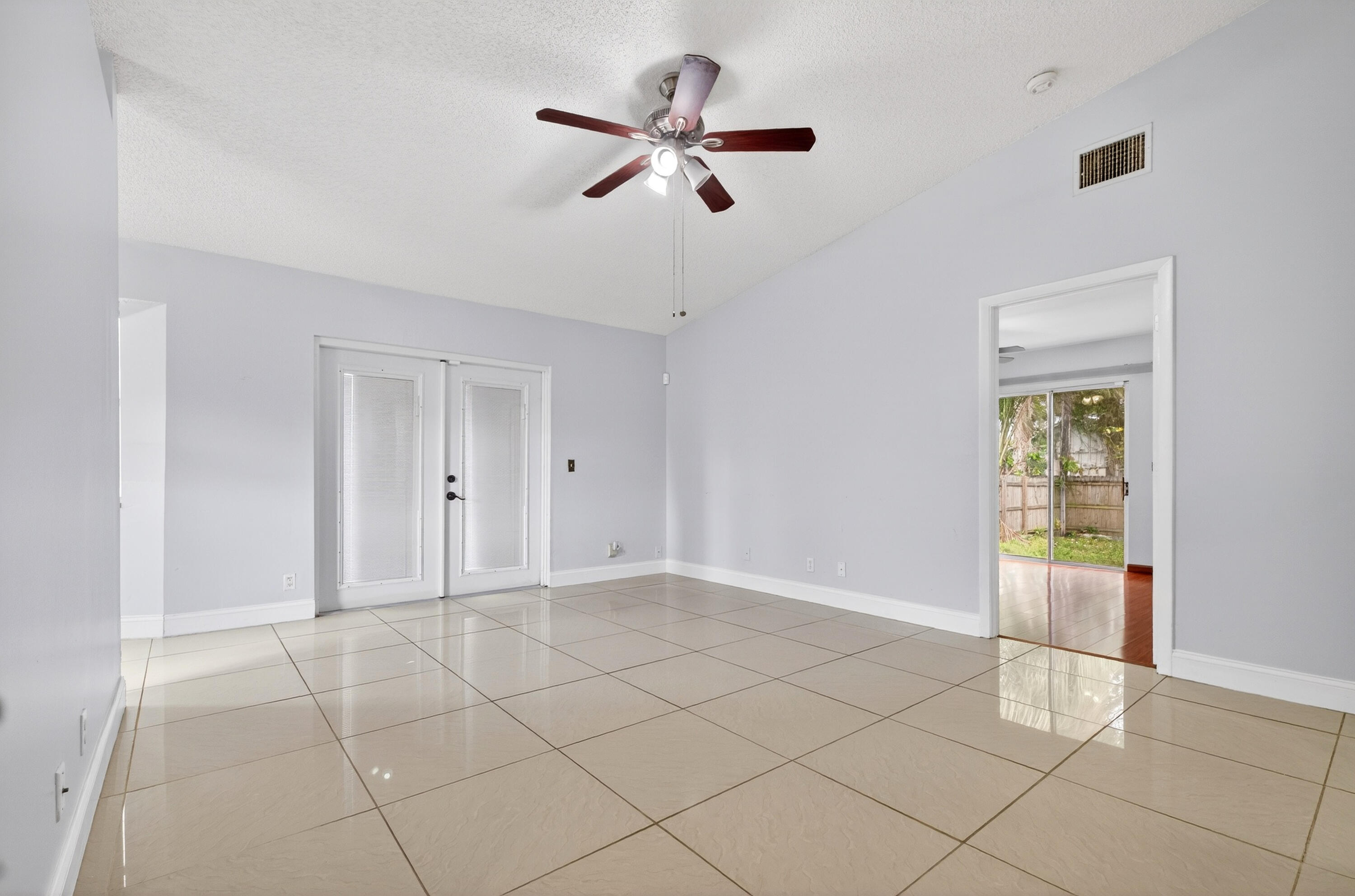 GREENACRES 2 - Residential