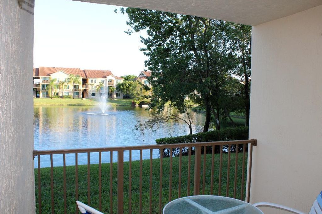 Photo of 808 Villa Circle #808, Boynton Beach, FL 33435 (MLS # R11098641)