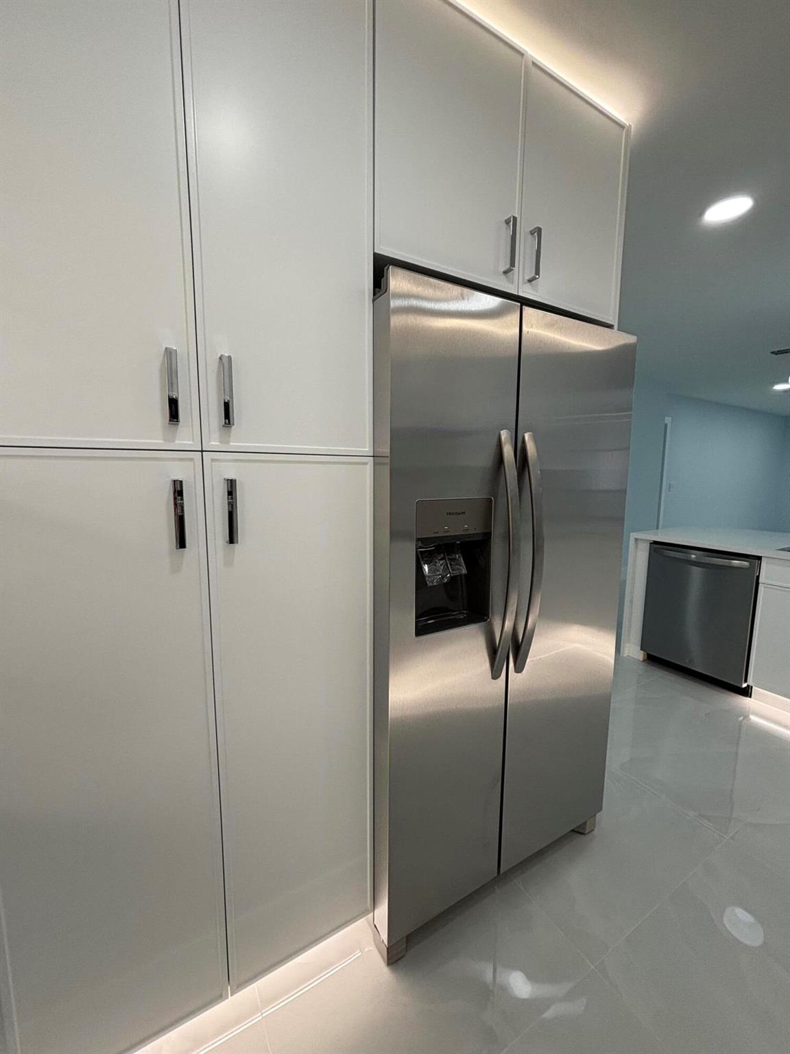 9266 Vista Del Lago 25h
