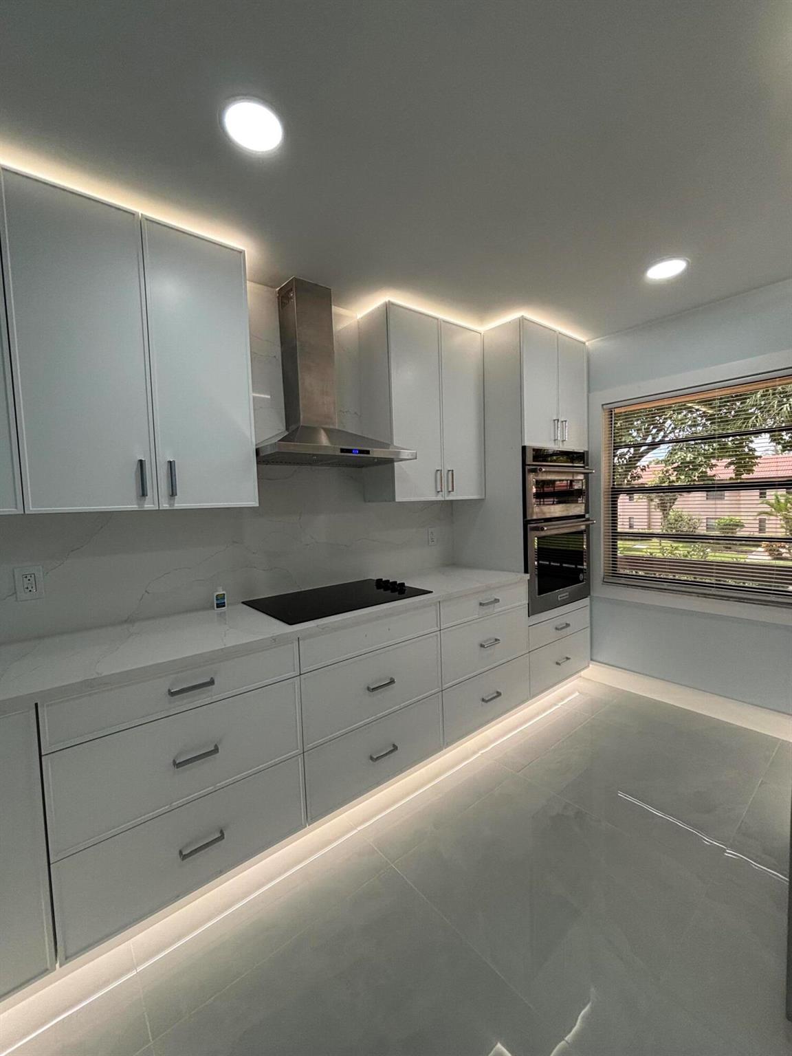 9266 Vista Del Lago 25h