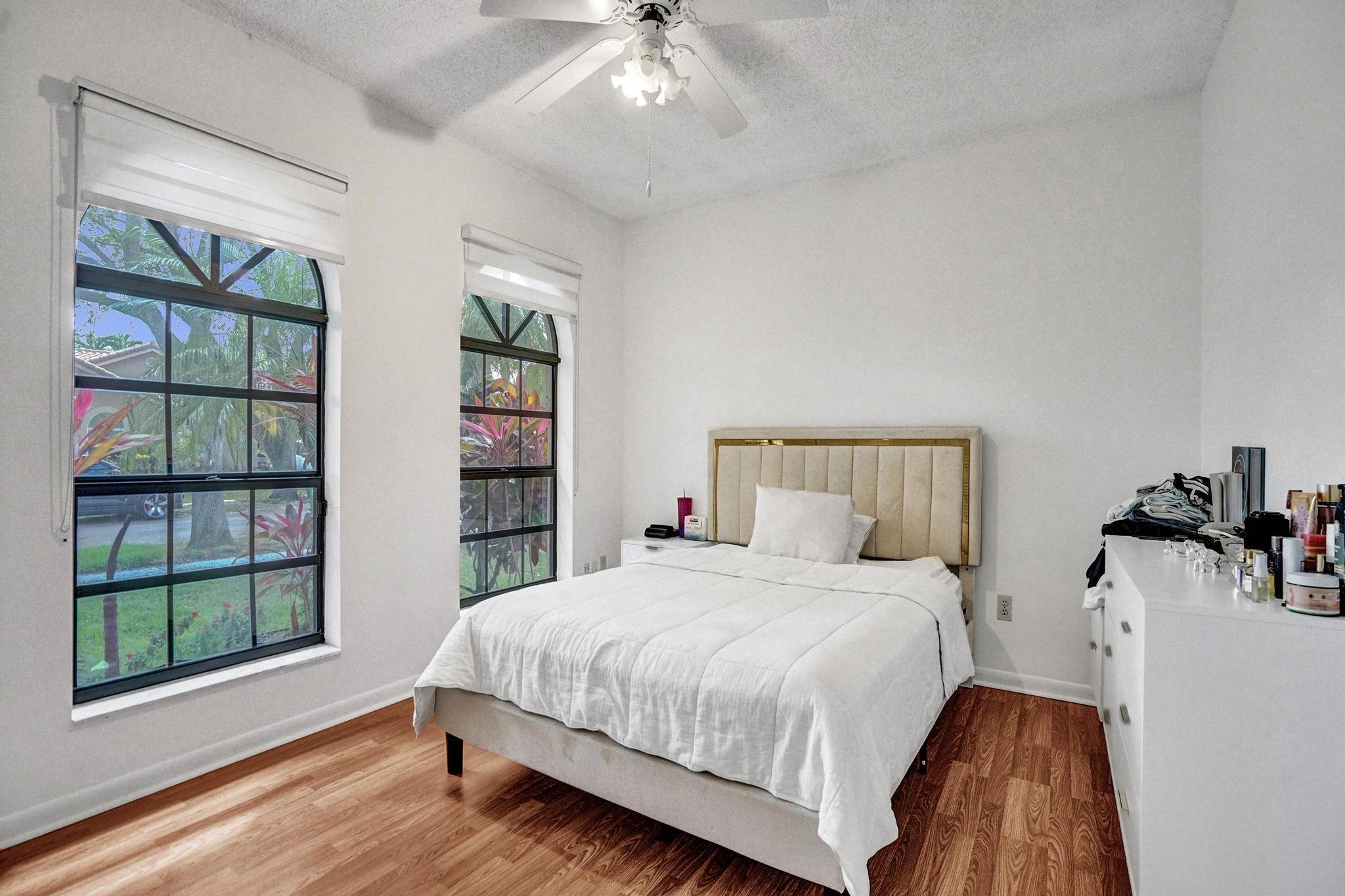 EMBASSY LAKES - Residential