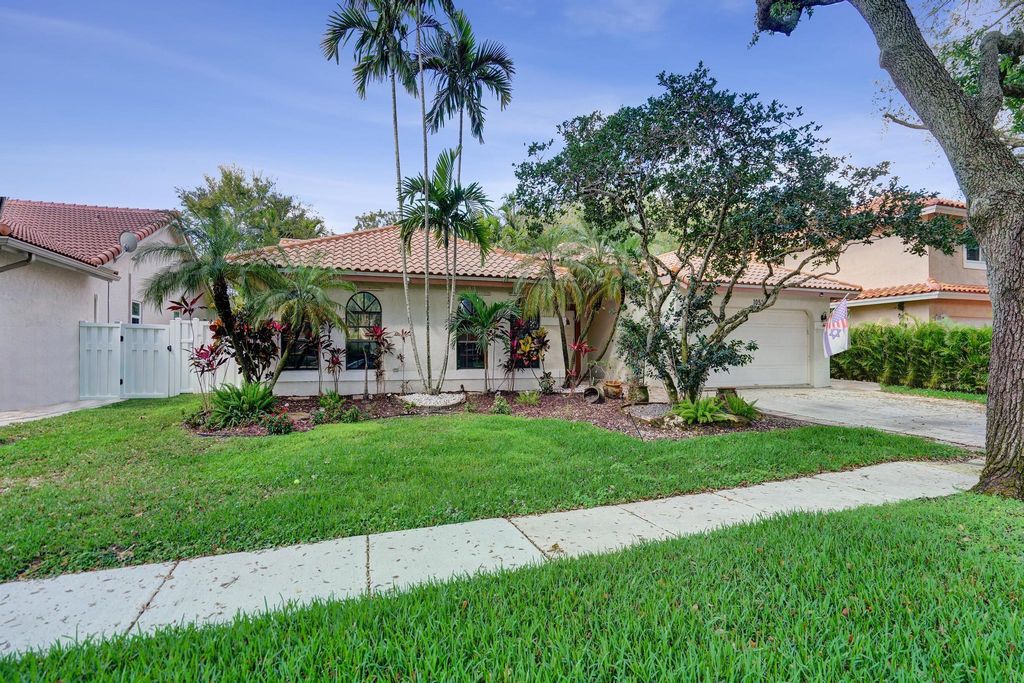 Photo of 10527 Zurich Street, Cooper City, FL 33026 (MLS # B26003736)