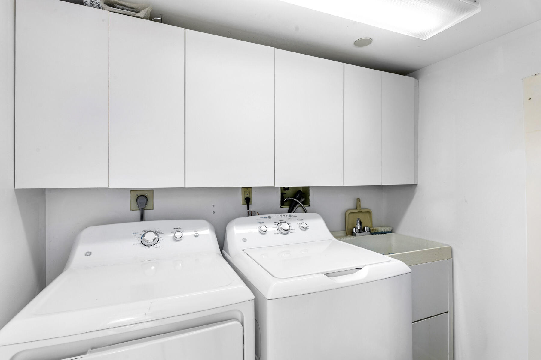 SEAWINDS CONDO - Residential