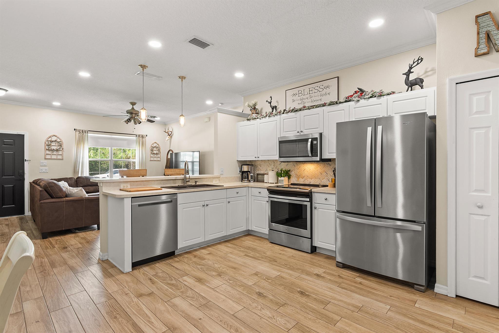 VERO LAKE ESTATES UNIT N - Residential