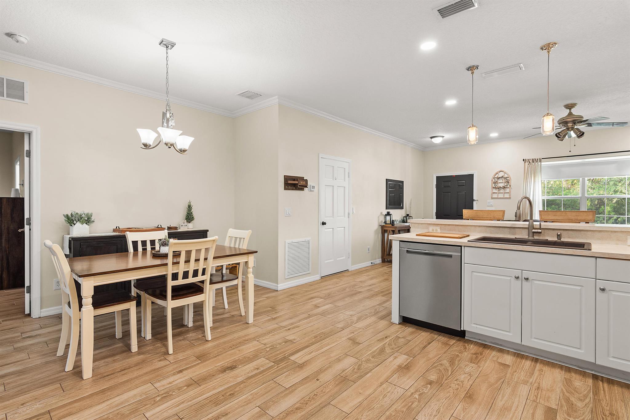 VERO LAKE ESTATES UNIT N - Residential