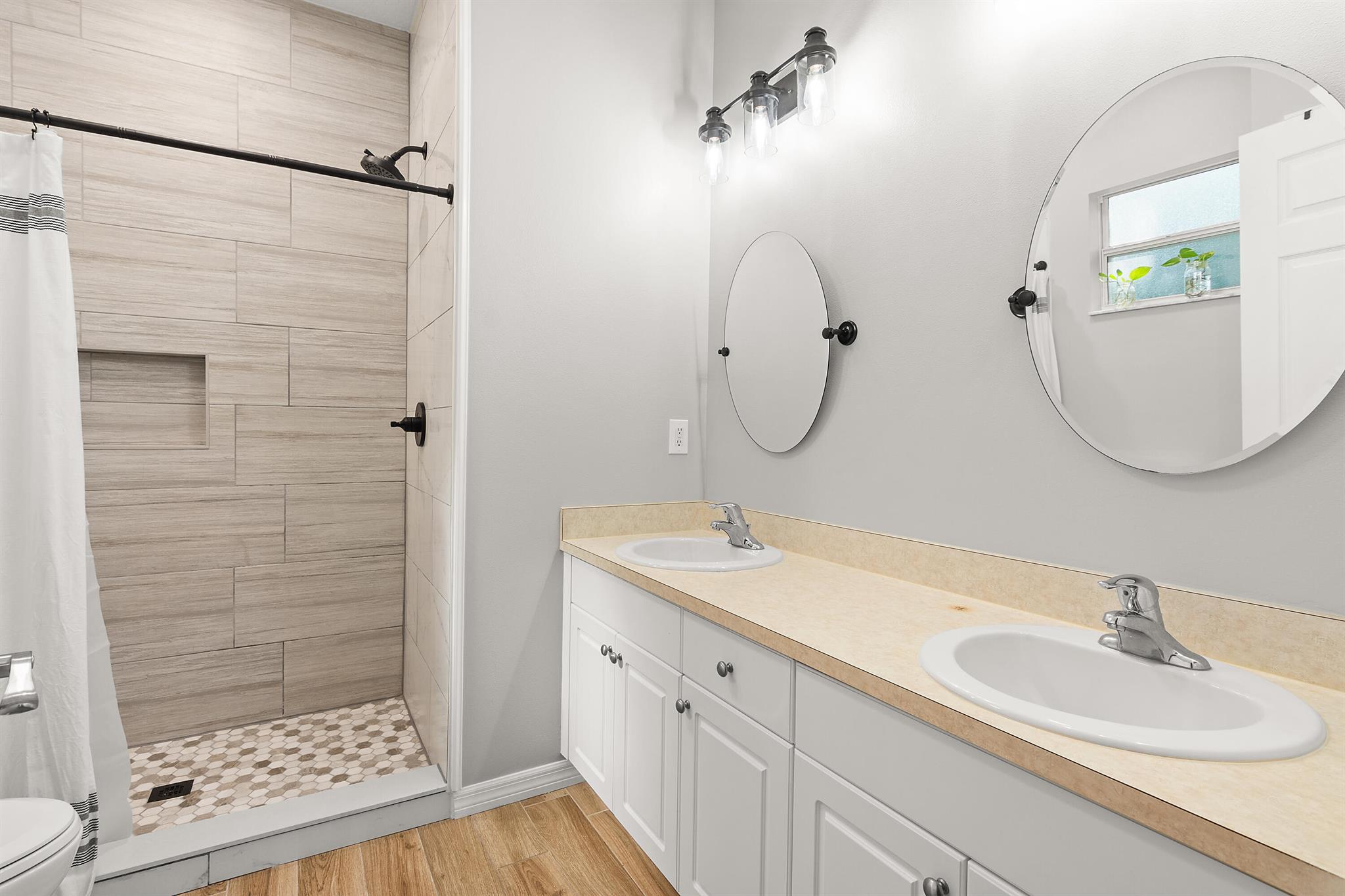 VERO LAKE ESTATES UNIT N - Residential