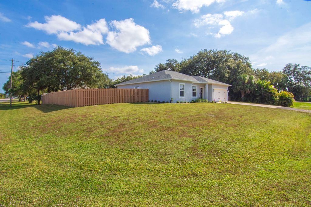 Photo of 8686 104th Avenue, Vero Beach, FL 32967 (MLS # R11147664)