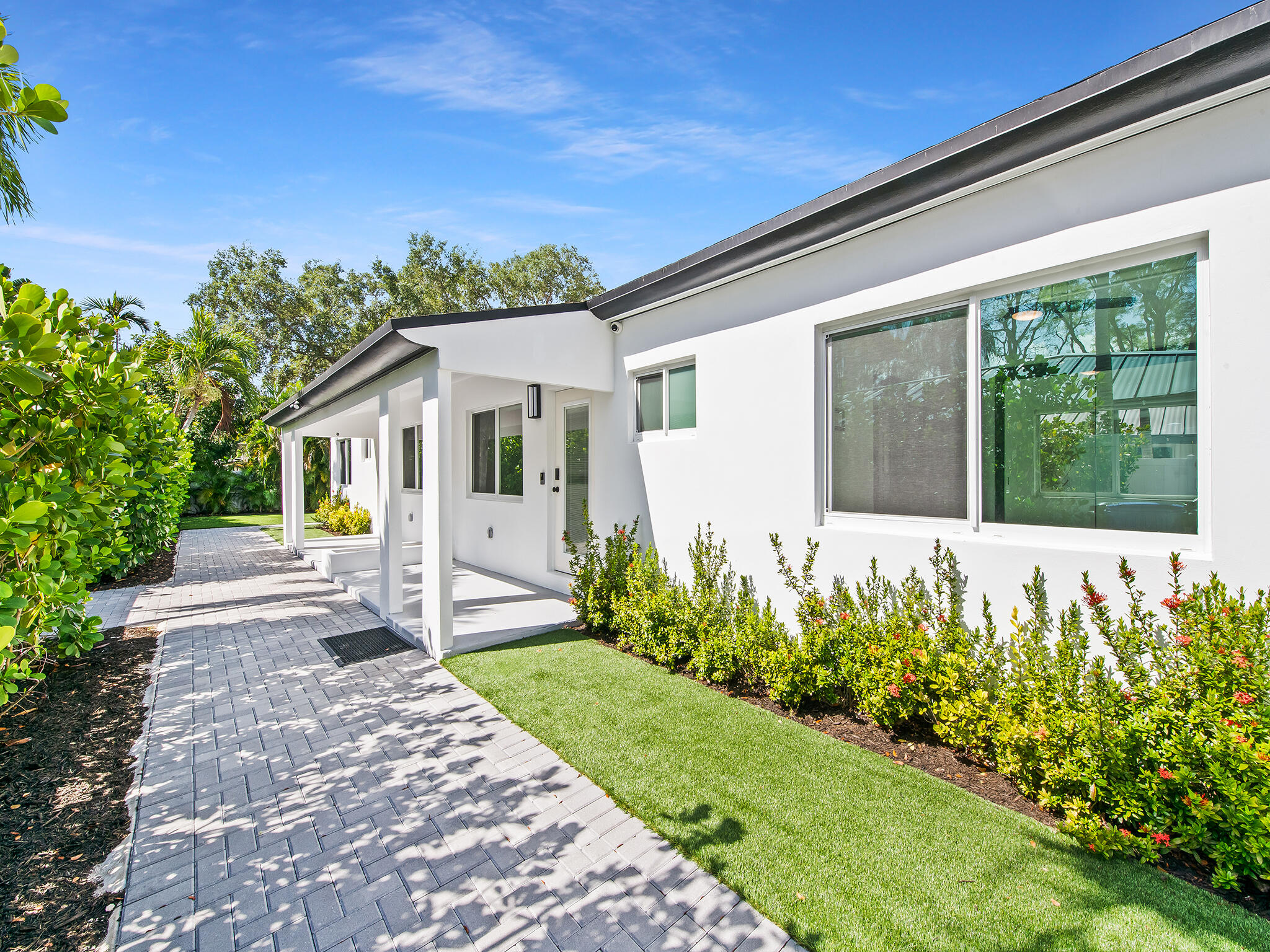LAS OLAS PARK CORR PLAT - Residential Lease