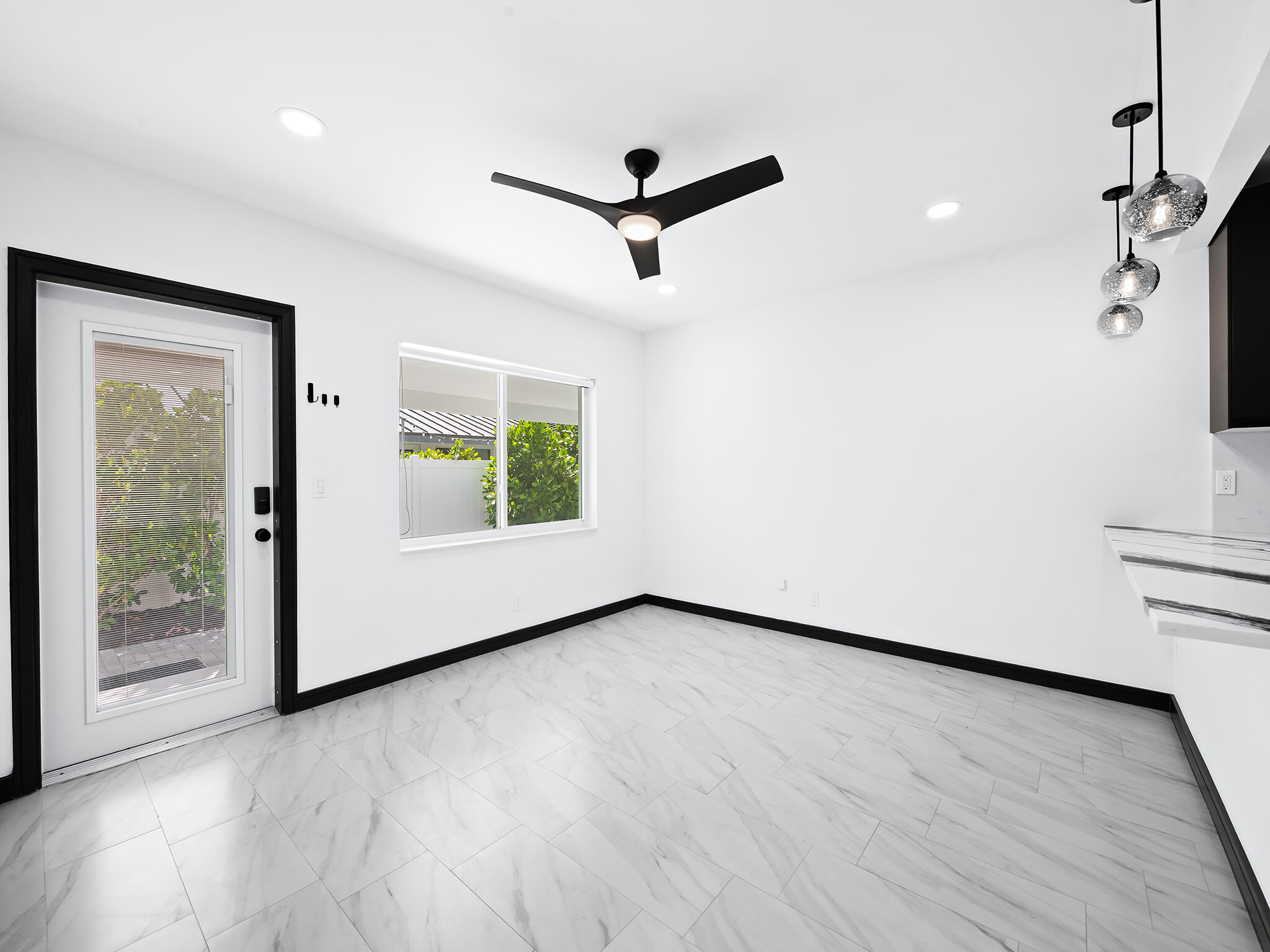 LAS OLAS PARK CORR PLAT - Residential Lease