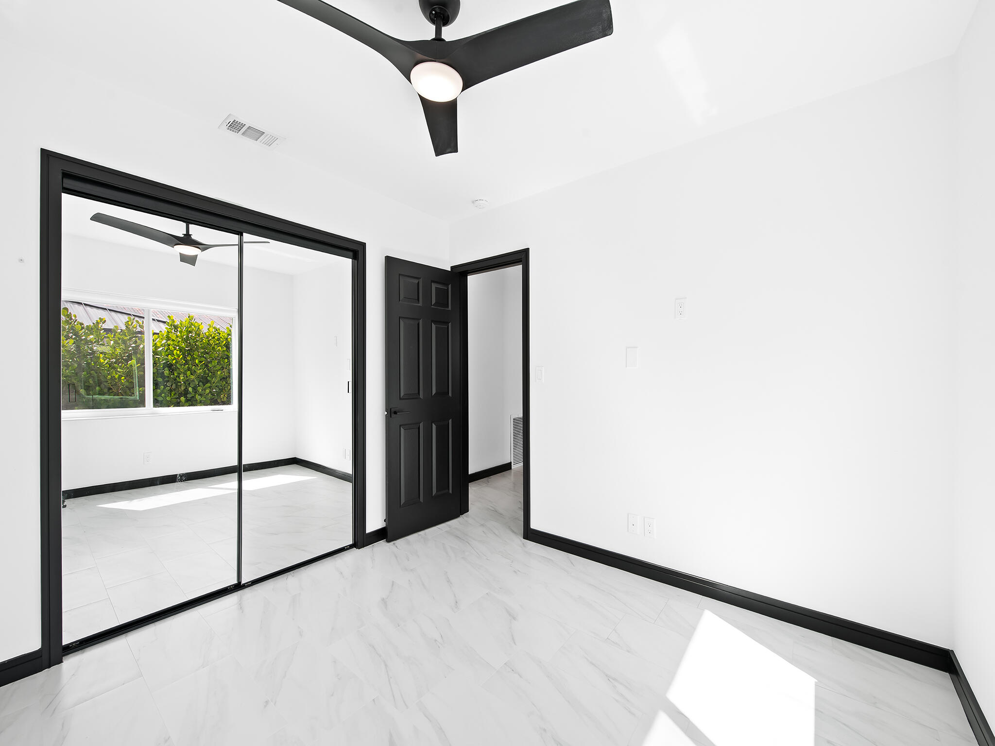 LAS OLAS PARK CORR PLAT - Residential Lease
