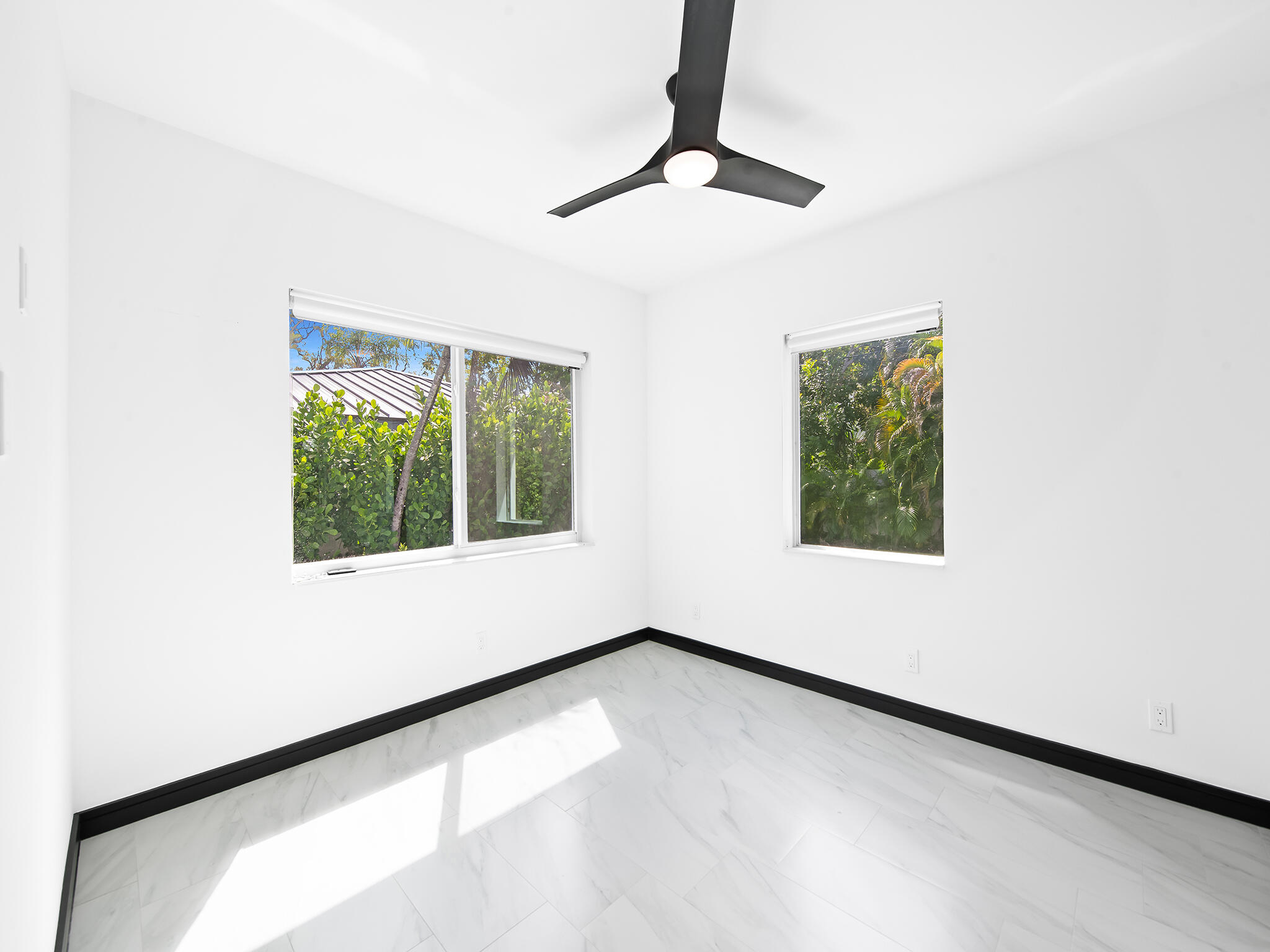 LAS OLAS PARK CORR PLAT - Residential Lease