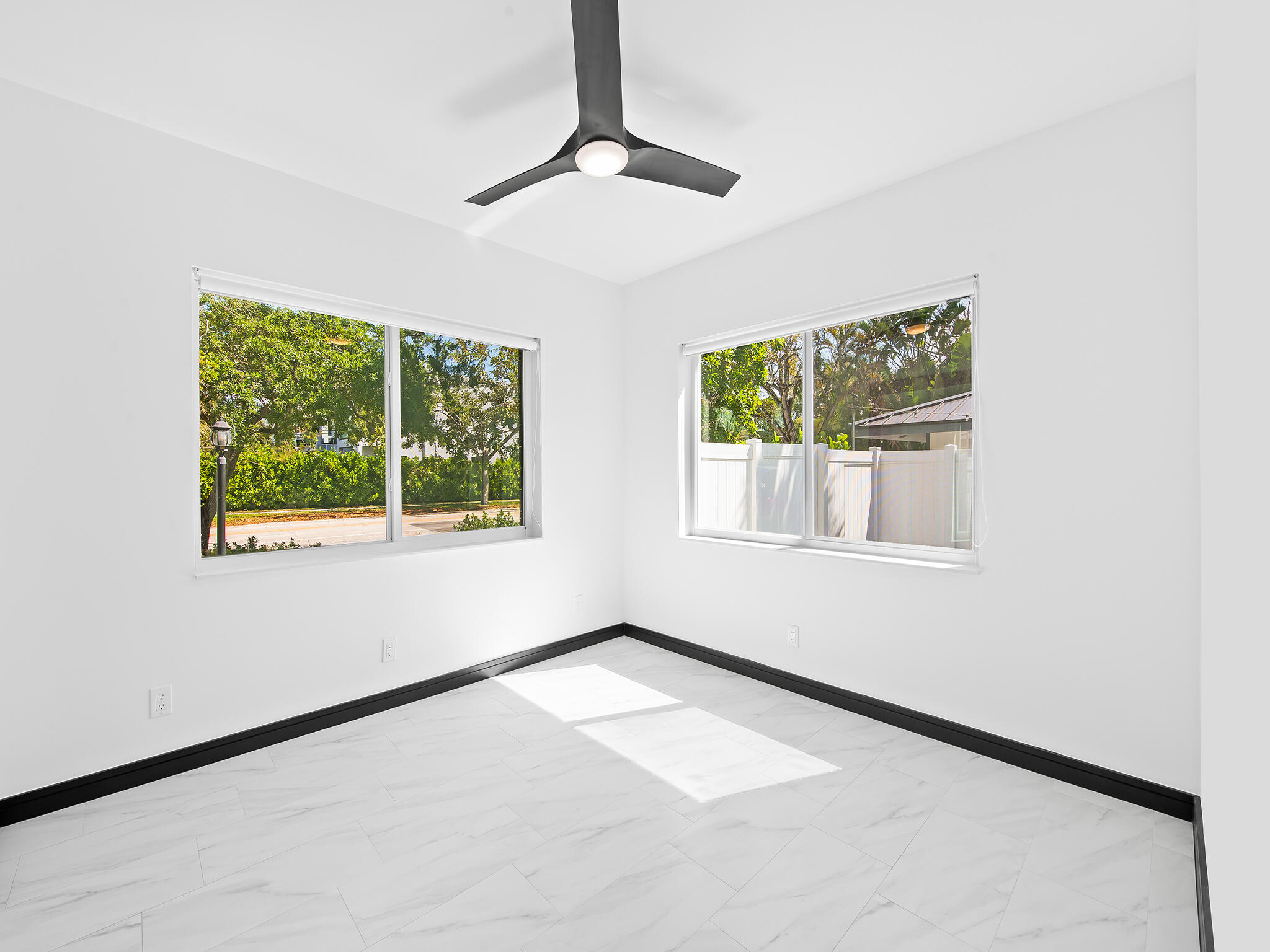 LAS OLAS PARK CORR PLAT - Residential Lease