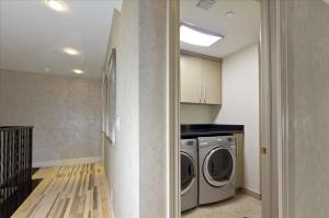 Ocean Terrace - Residential