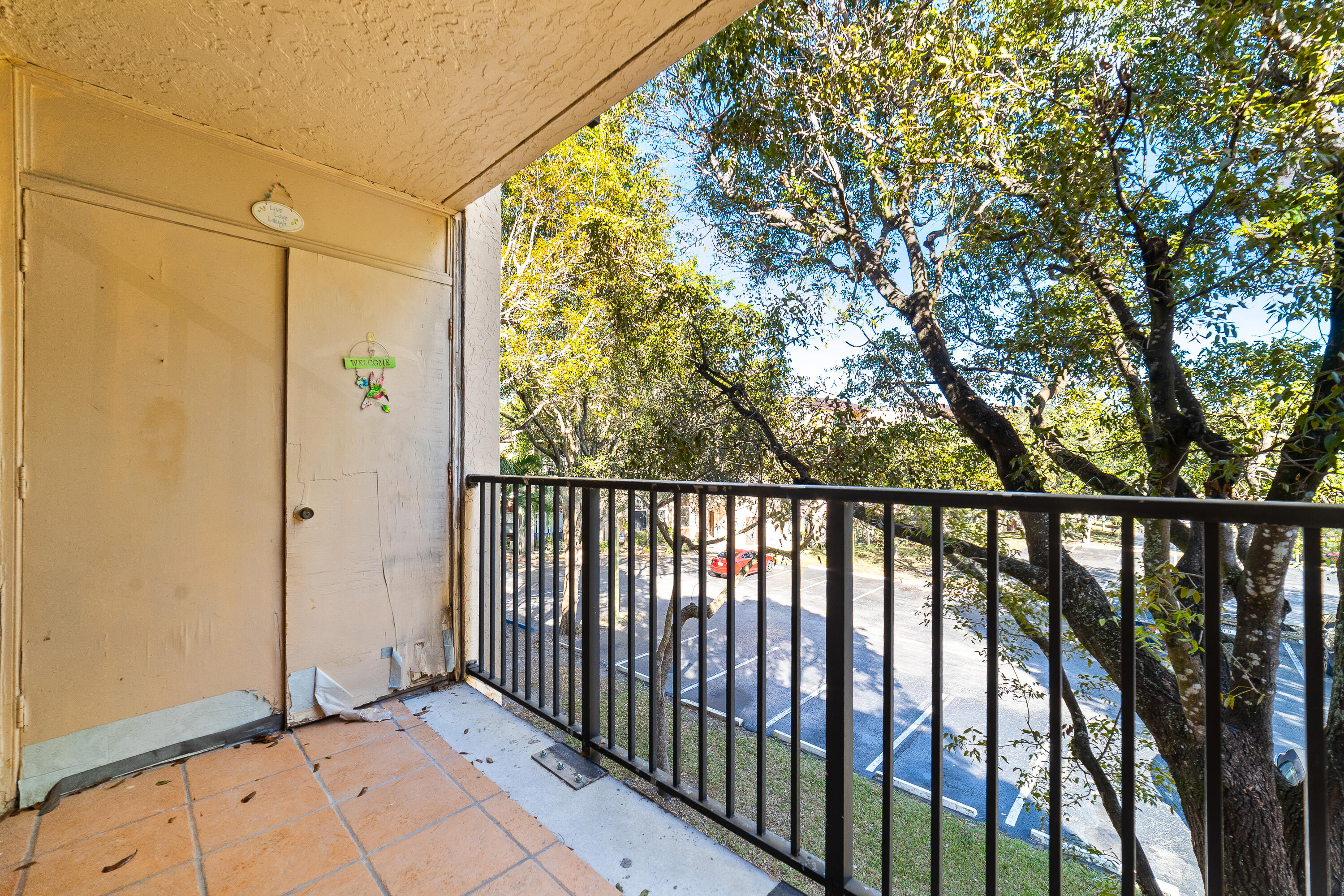 PROMENADE AT KENDALE LAKES - Residential