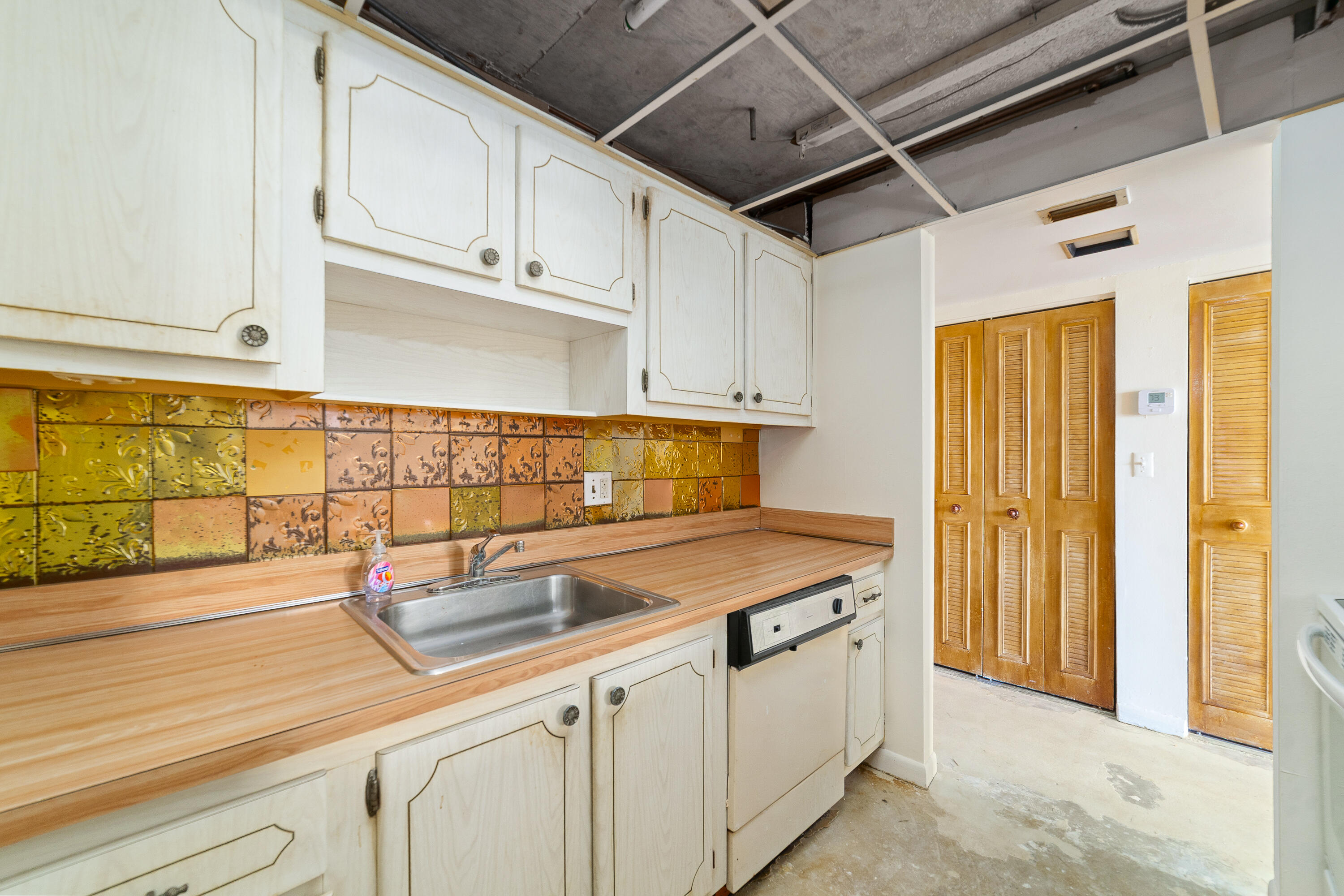 PROMENADE AT KENDALE LAKES - Residential