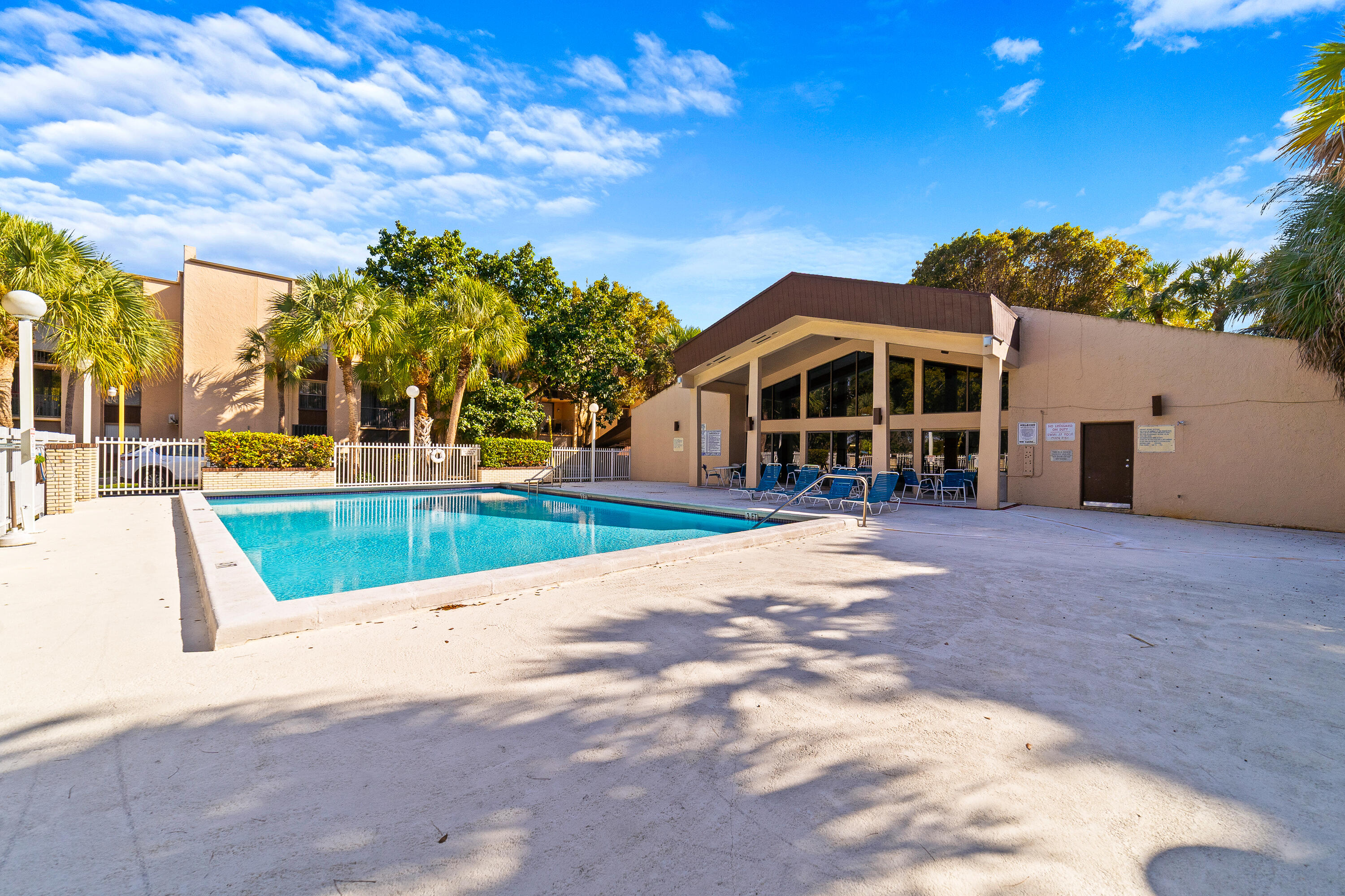 PROMENADE AT KENDALE LAKES - Residential