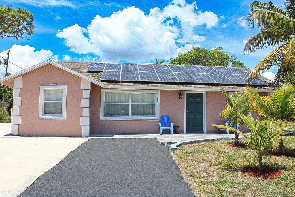 Photo of 2001 NW 2nd Street, Boynton Beach, FL 33435 (MLS # R11110698)