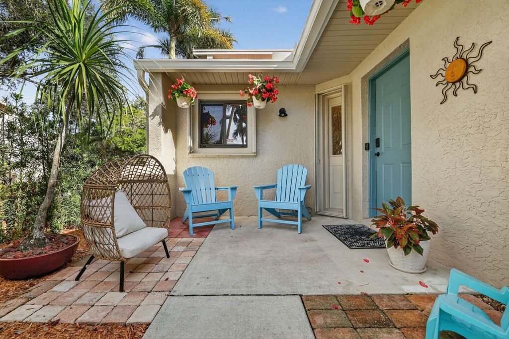 Photo of 1631 SW Crossing Circle, Palm City, FL 34990 (MLS # R11145276)