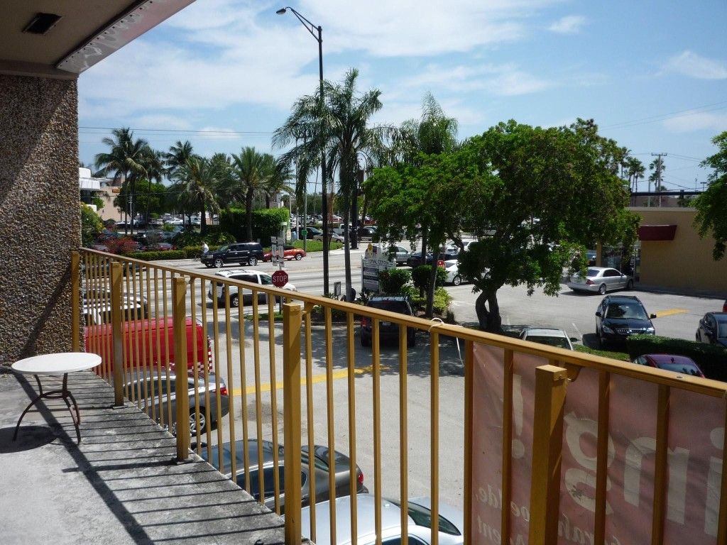 Photo of 3045 N Federal Highway #100B, Fort Lauderdale, FL 33306 (MLS # F10511396)