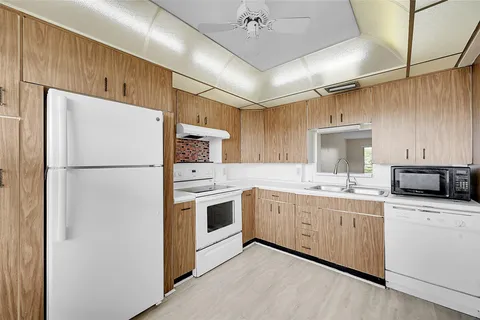 2502 Antigua Ter Unit J4, Coconut Creek, FL MLS: F10491169