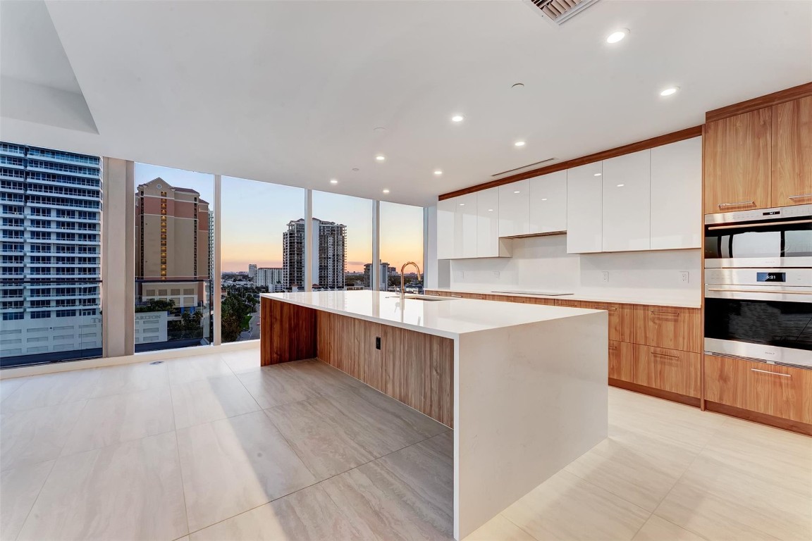 SELENE OCEANFRONT RESIDEN - Residential