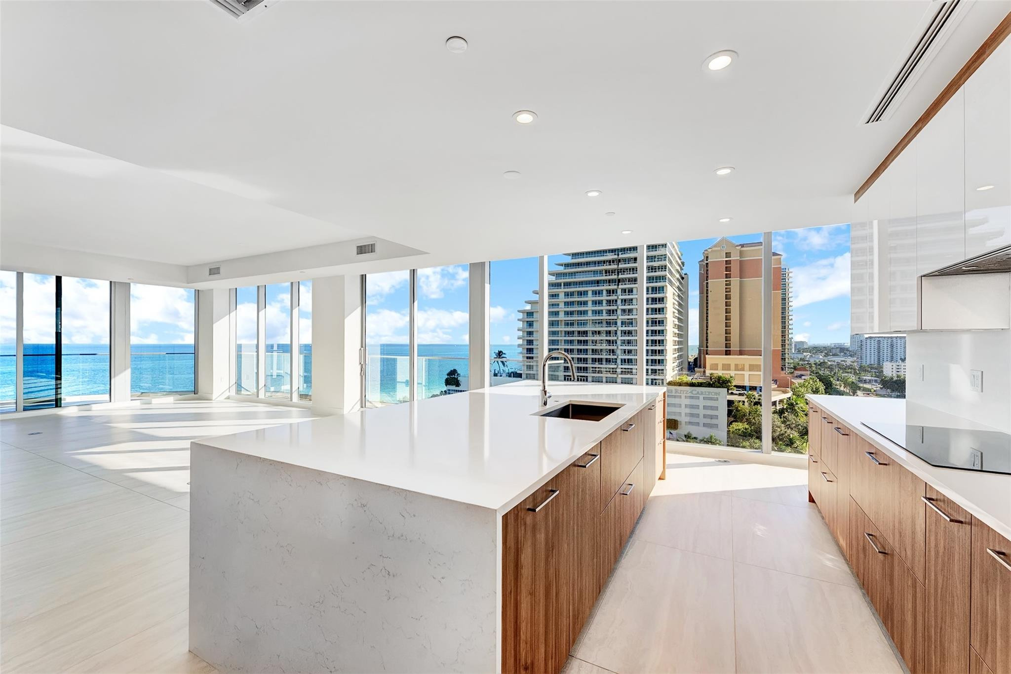 SELENE OCEANFRONT RESIDENCE - Residential