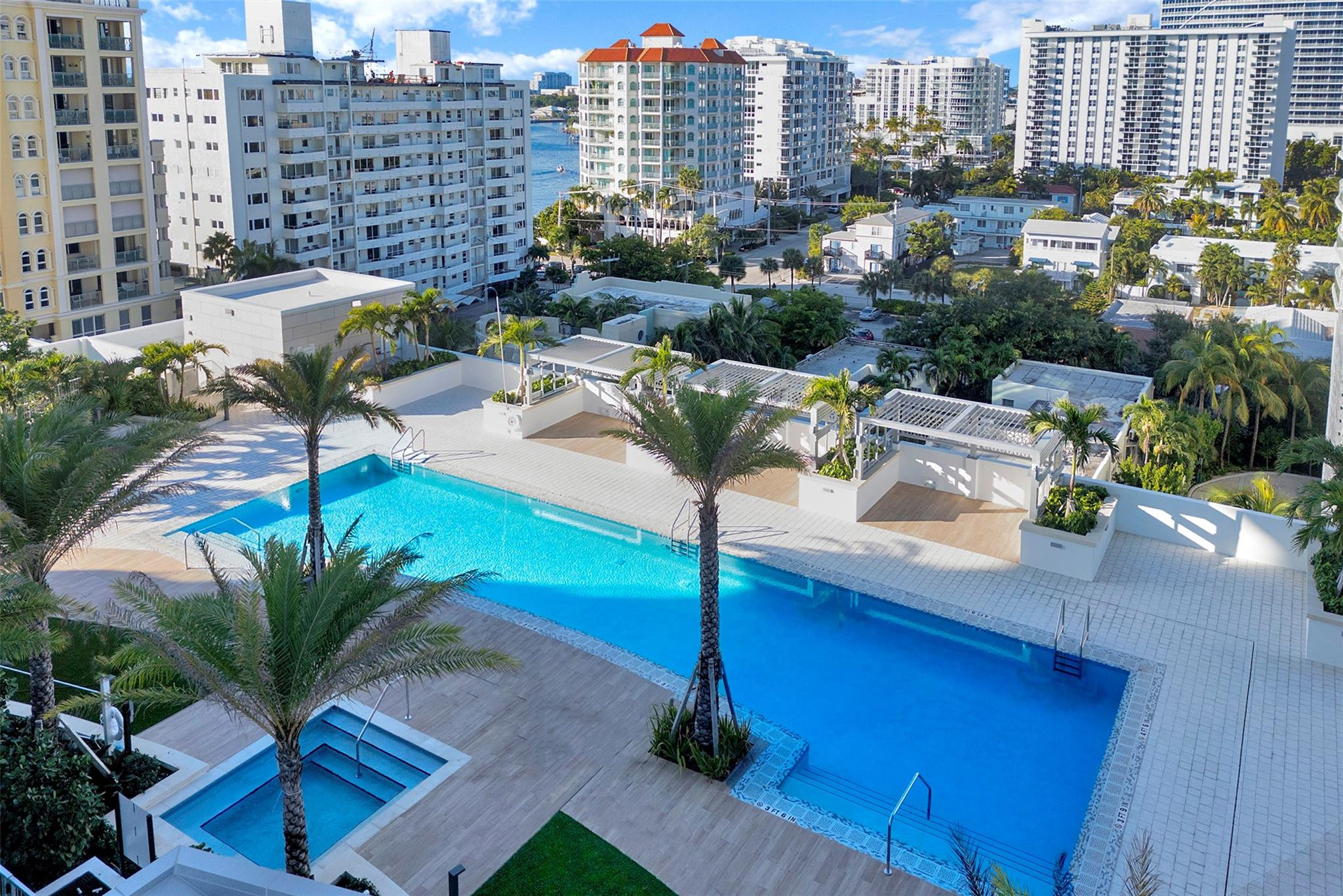 SELENE OCEANFRONT RESIDENCE - Residential